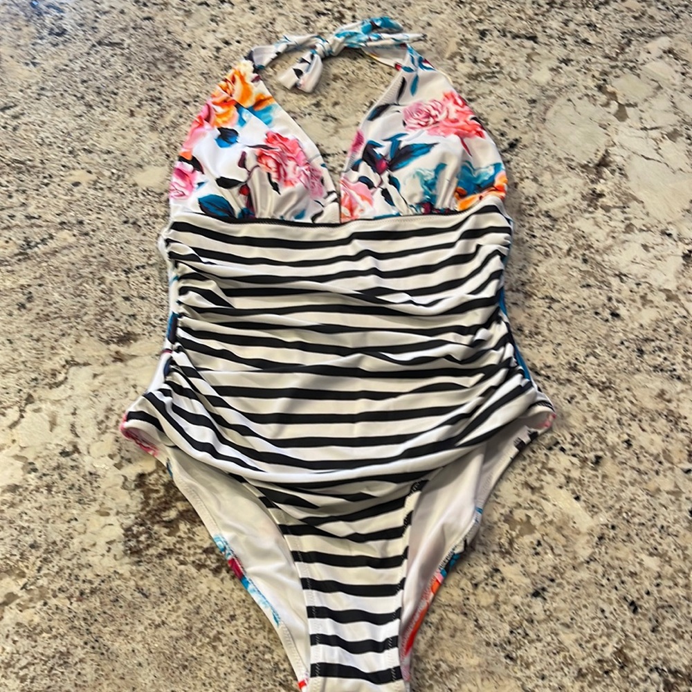 NWT Womens Cupshe bathing suit